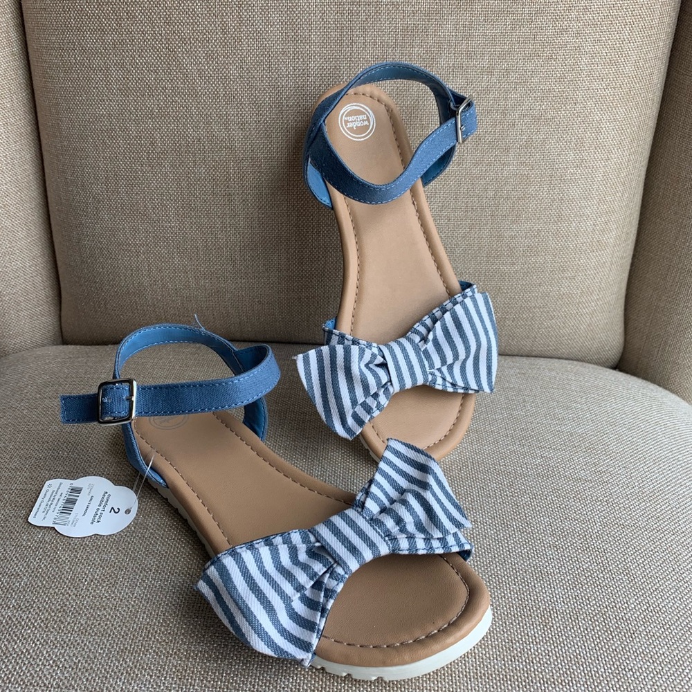 NWT Girls sandal